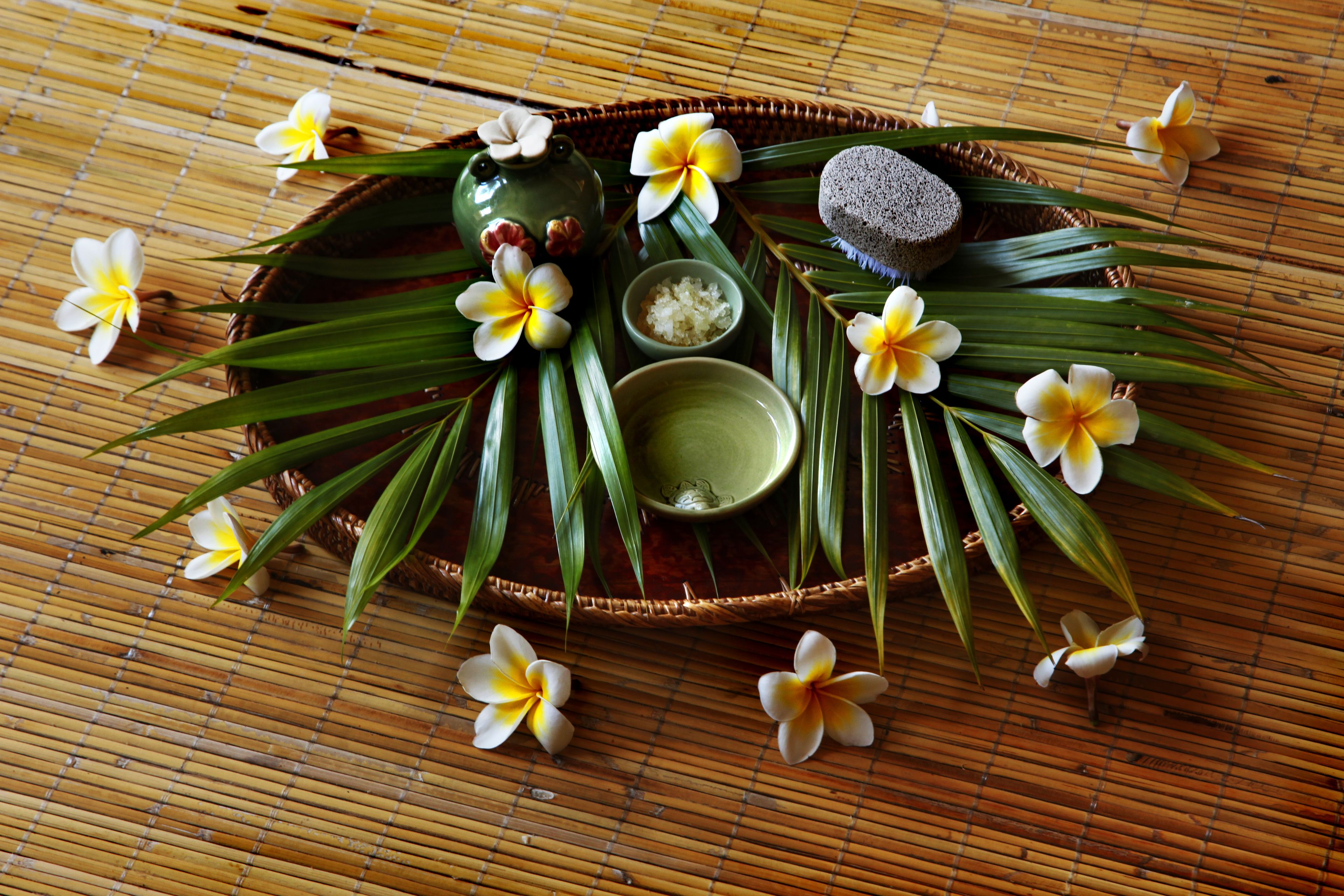 couples treatment room(s), sauna, hot tub, steam room, body treatments