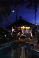 Se sirven desayunos y cocina internacional (con vistas a la playa) 