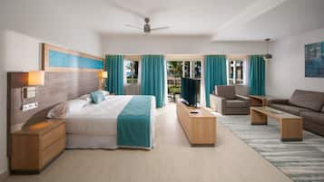 Minibar, in-room safe, laptop workspace, blackout drapes