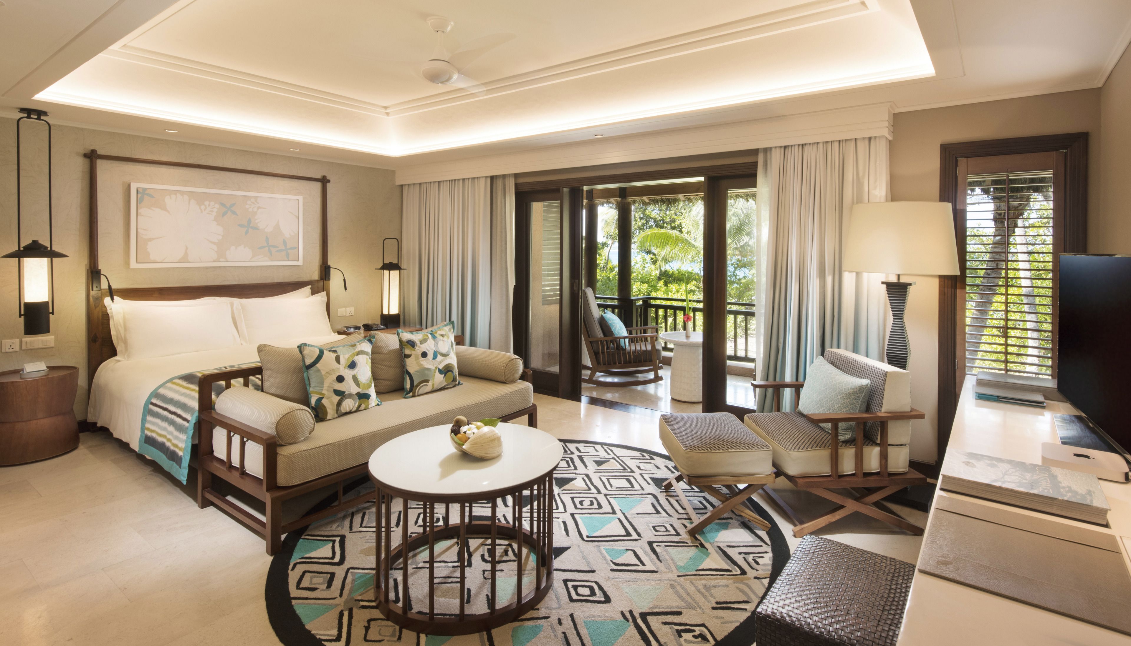junior suite, sea facing | premium bedding, minibar, in-room safe, individually decorated