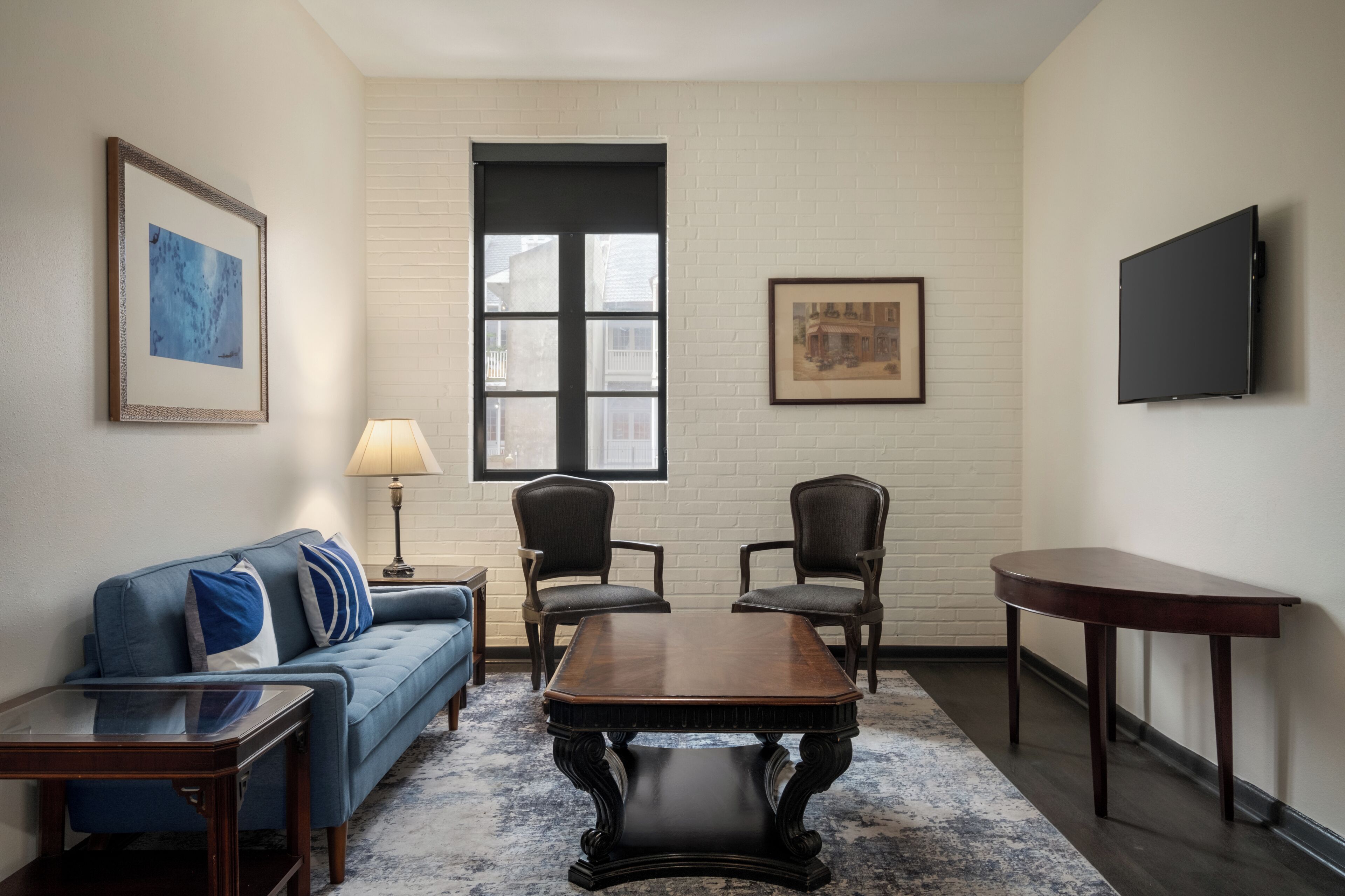 1 bedroom, in-room safe, individually decorated, individually furnished