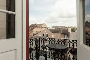 Deluxe-Zimmer, 2 Doppelbetten, Balkon | Blick vom Balkon