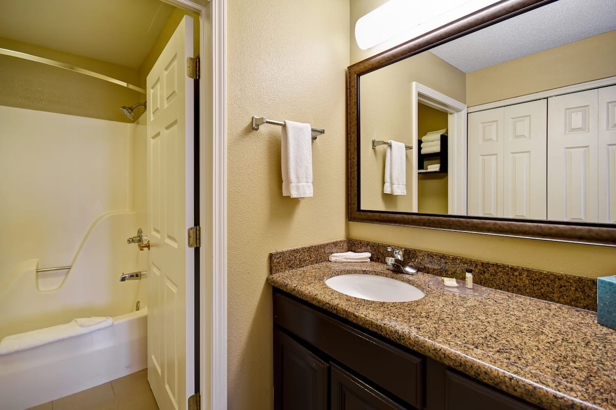 Suite, 2 Bedrooms, Kitchen | 1 bedroom, premium bedding, in-room safe, desk