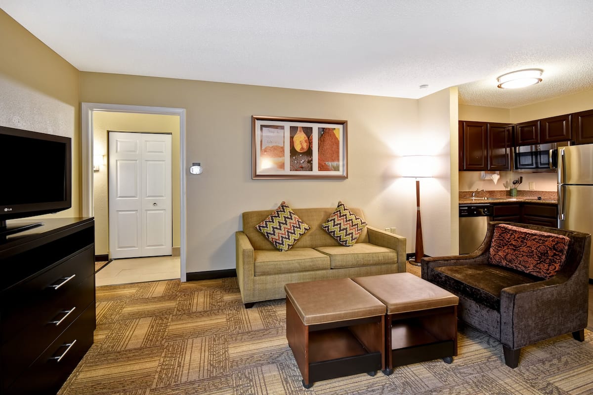 Suite, 2 Bedrooms, Kitchen | Premium bedding, in-room safe, desk, iron/ironing board