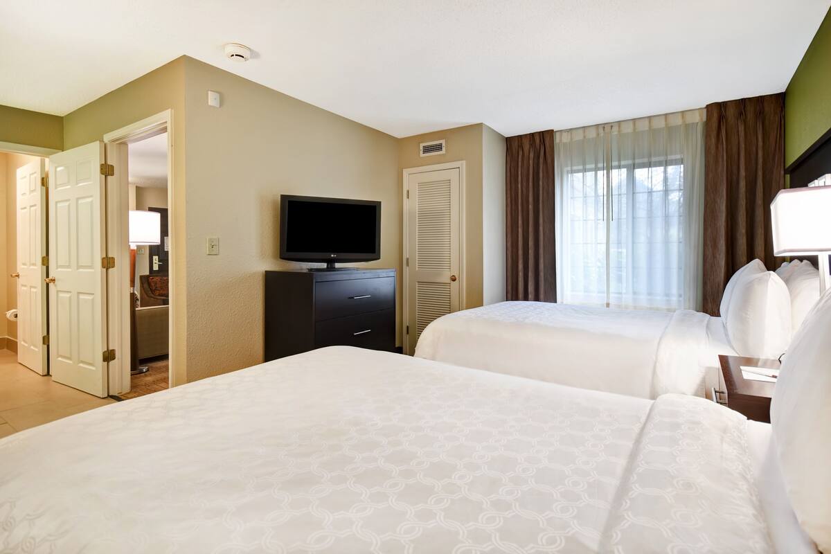 suite, 2 bedrooms, kitchen | 1 bedroom, premium bedding, in-room safe, desk
