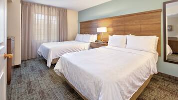 Suite, 1 Bedroom, Kitchen | Desk, blackout drapes, soundproofing, iron/ironing board