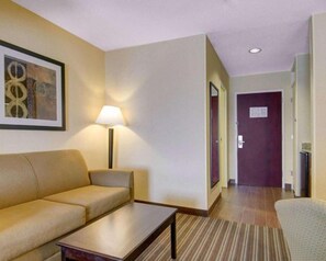 Suite, 1 très grand lit et 1 canapé-lit