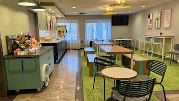 Free daily continental breakfast