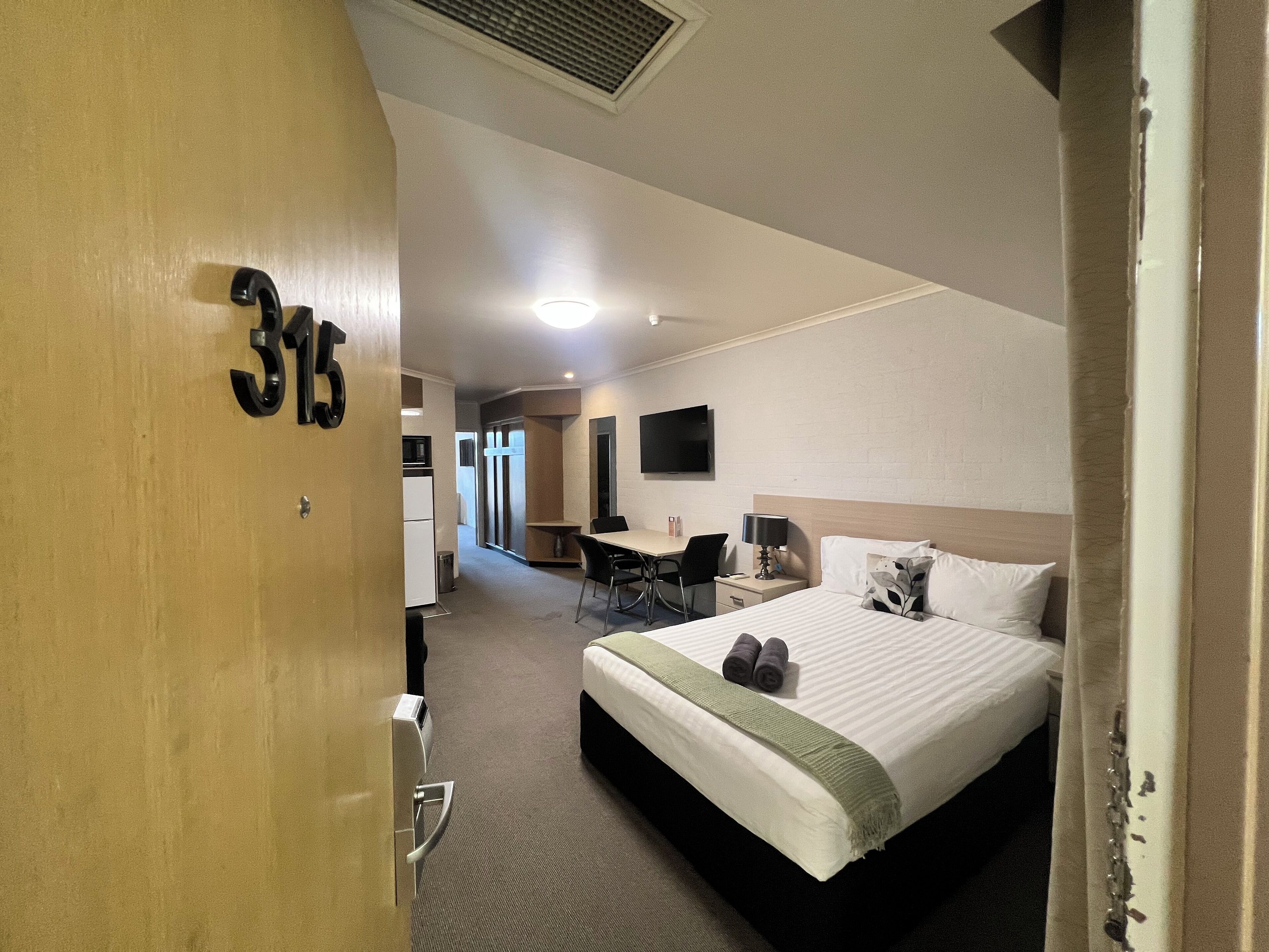 Family Double Room | Living area