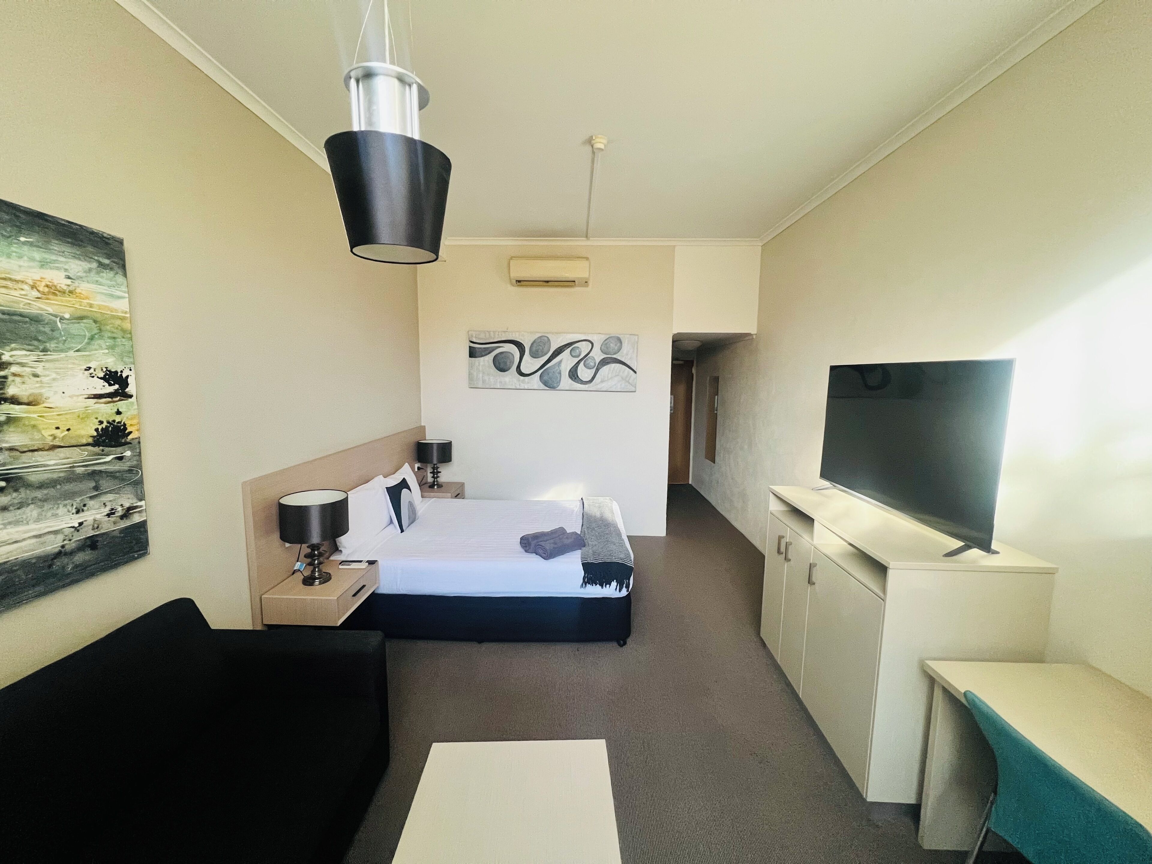 Classic Double Room | Desk, laptop workspace, blackout drapes, iron/ironing board