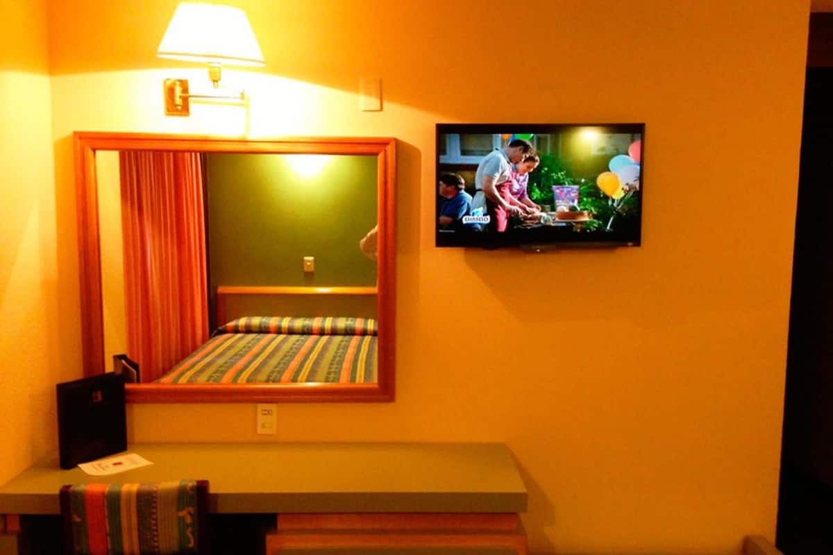 1 bedroom, desk, bed sheets