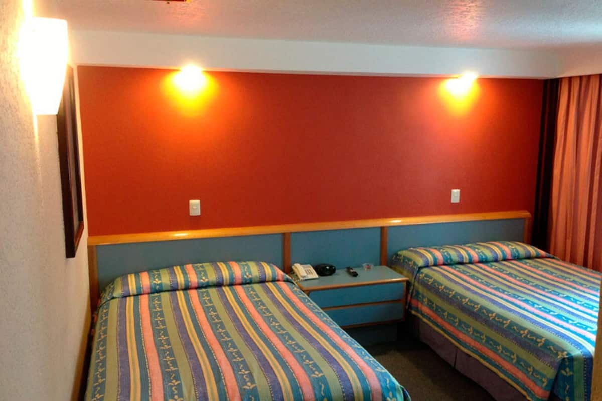 1 bedroom, desk, bed sheets