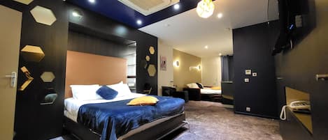 Deluxe Quadruple Room | Room amenity