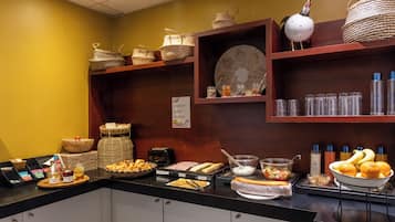 Daily buffet breakfast (EUR 14 per person)