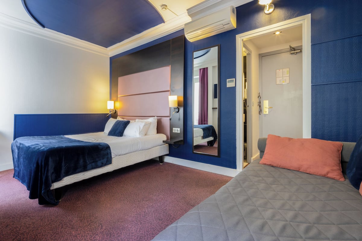 Chambre Double Deluxe | Literie de qualité supérieure, coffres-forts dans les chambres, bureau