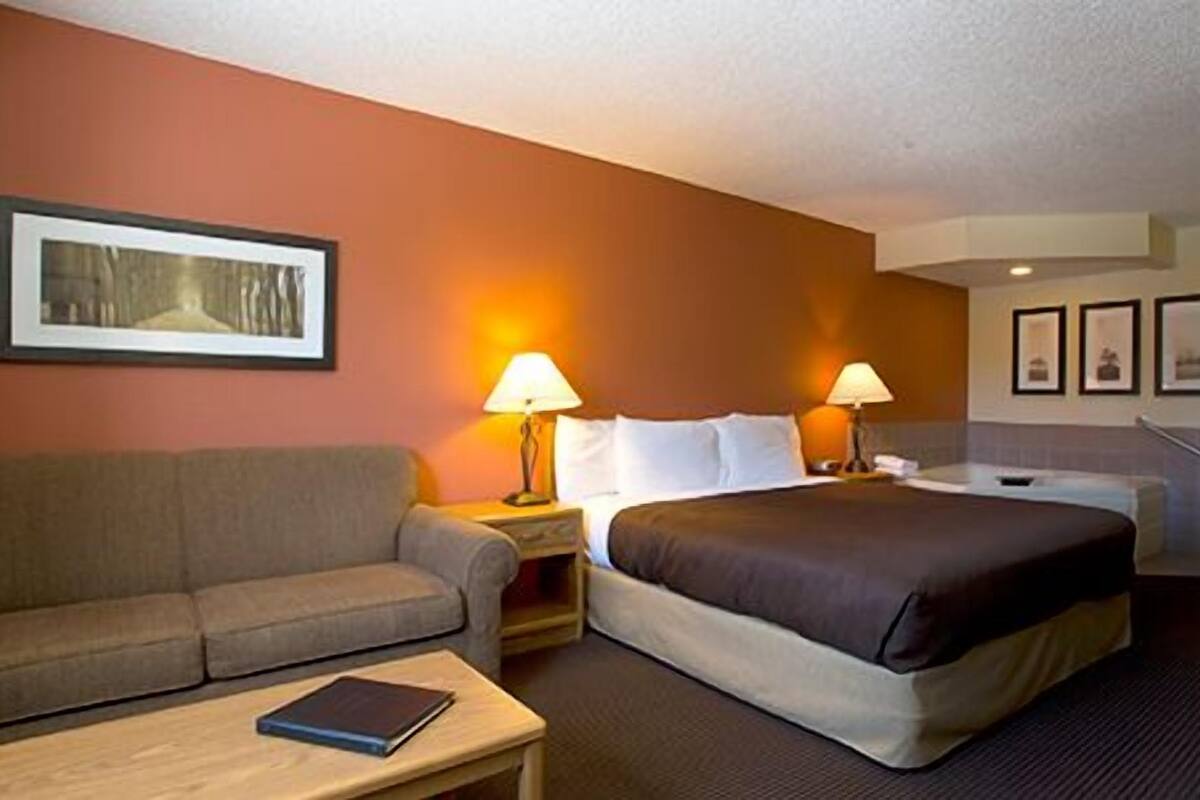 desk, iron/ironing board, free wifi, bed sheets