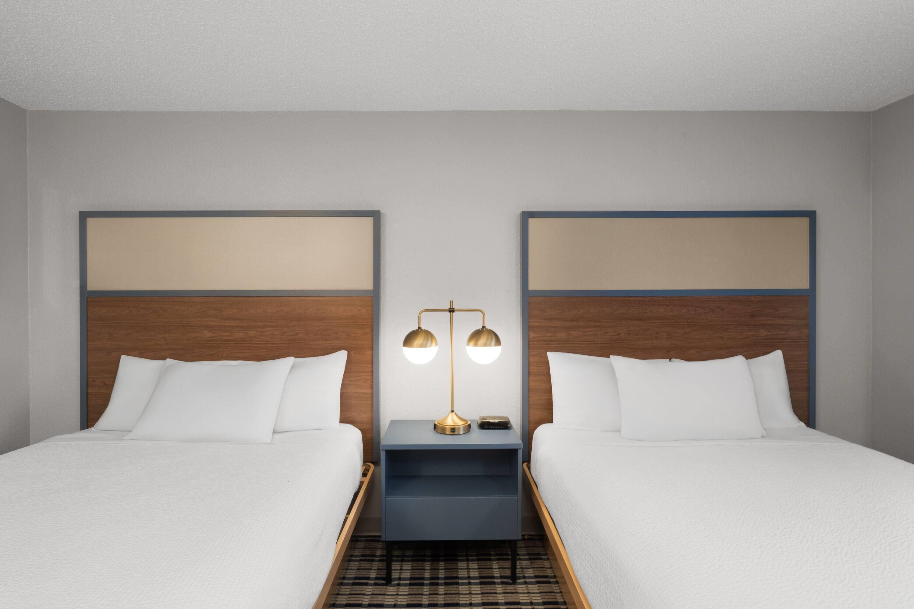 Skrivebord, strykejern/-brett, wi-fi (inkludert) og sengetøy