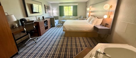 Suite Deluxe, 1 cama King size, para no fumadores | Escritorio, tabla de planchar con plancha, wifi gratis y ropa de cama