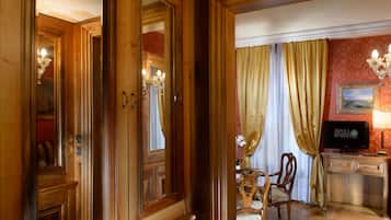 Down duvets, minibar, in-room safe, individually furnished