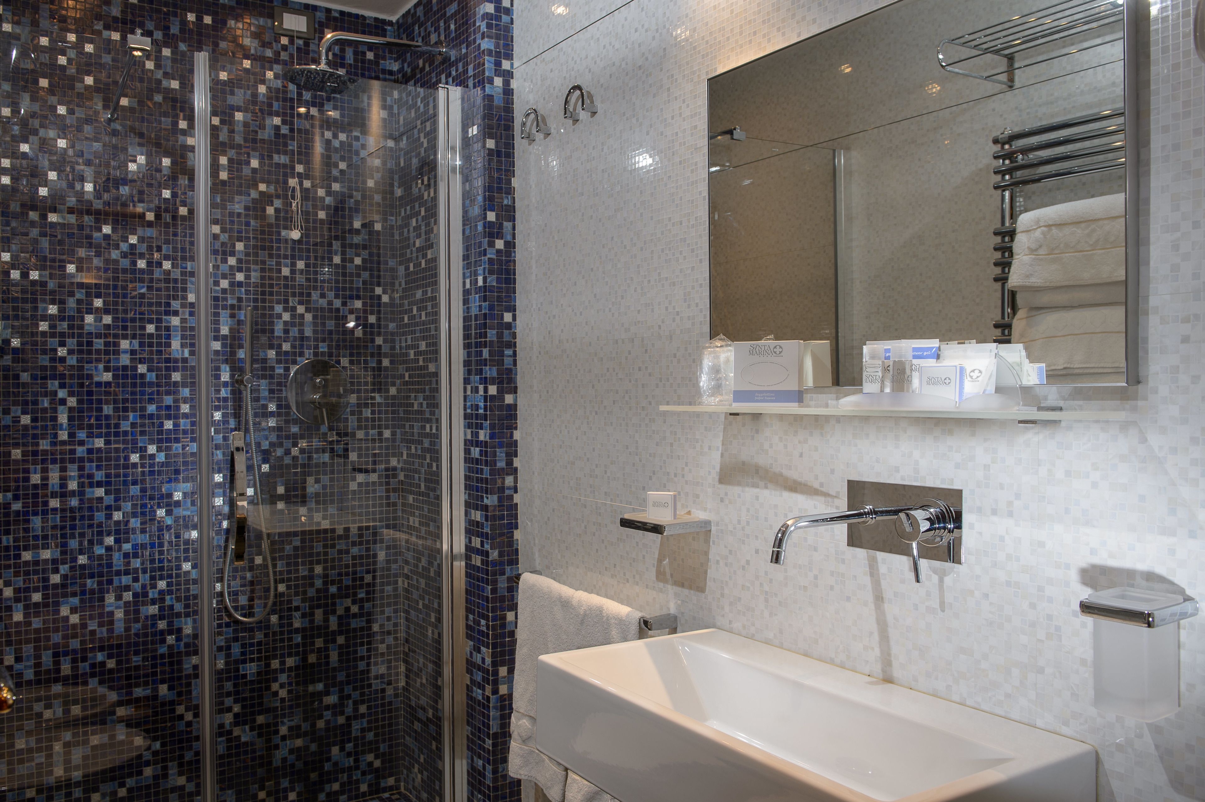 superior double or twin room | bathroom | free toiletries, hair dryer, bidet, towels