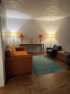 Classic-Apartment, 1 Schlafzimmer (first floor, no elevator) | Wohnbereich
