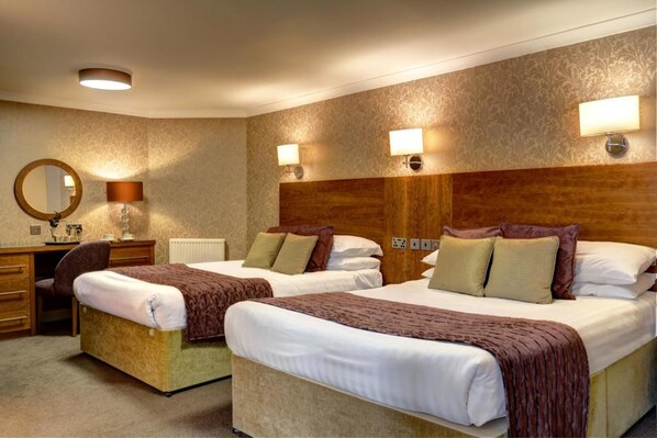 家庭客房 | 房內夾萬、獨特裝修、書桌、熨斗/熨衫板