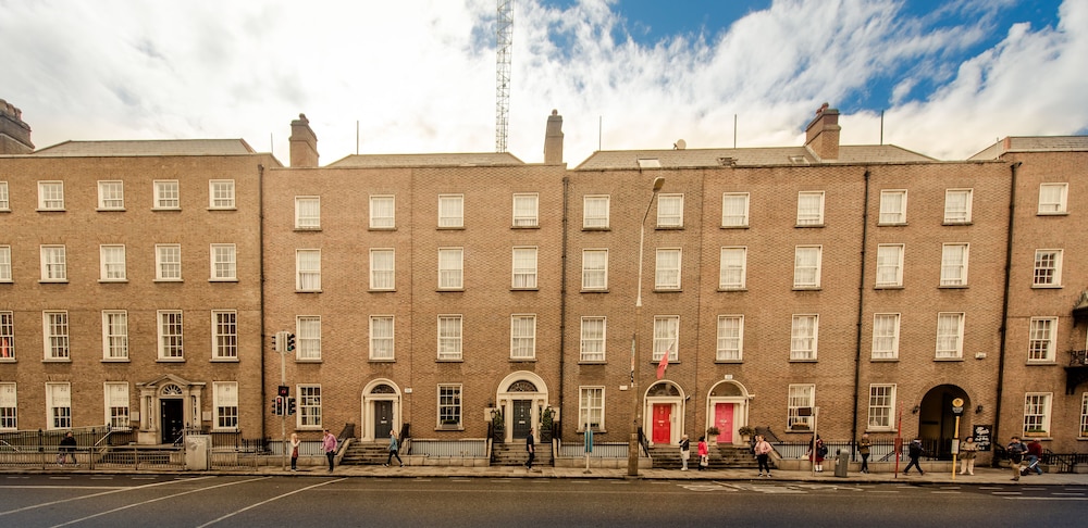 PREMIER SUITES PLUS Dublin Leeson Street image