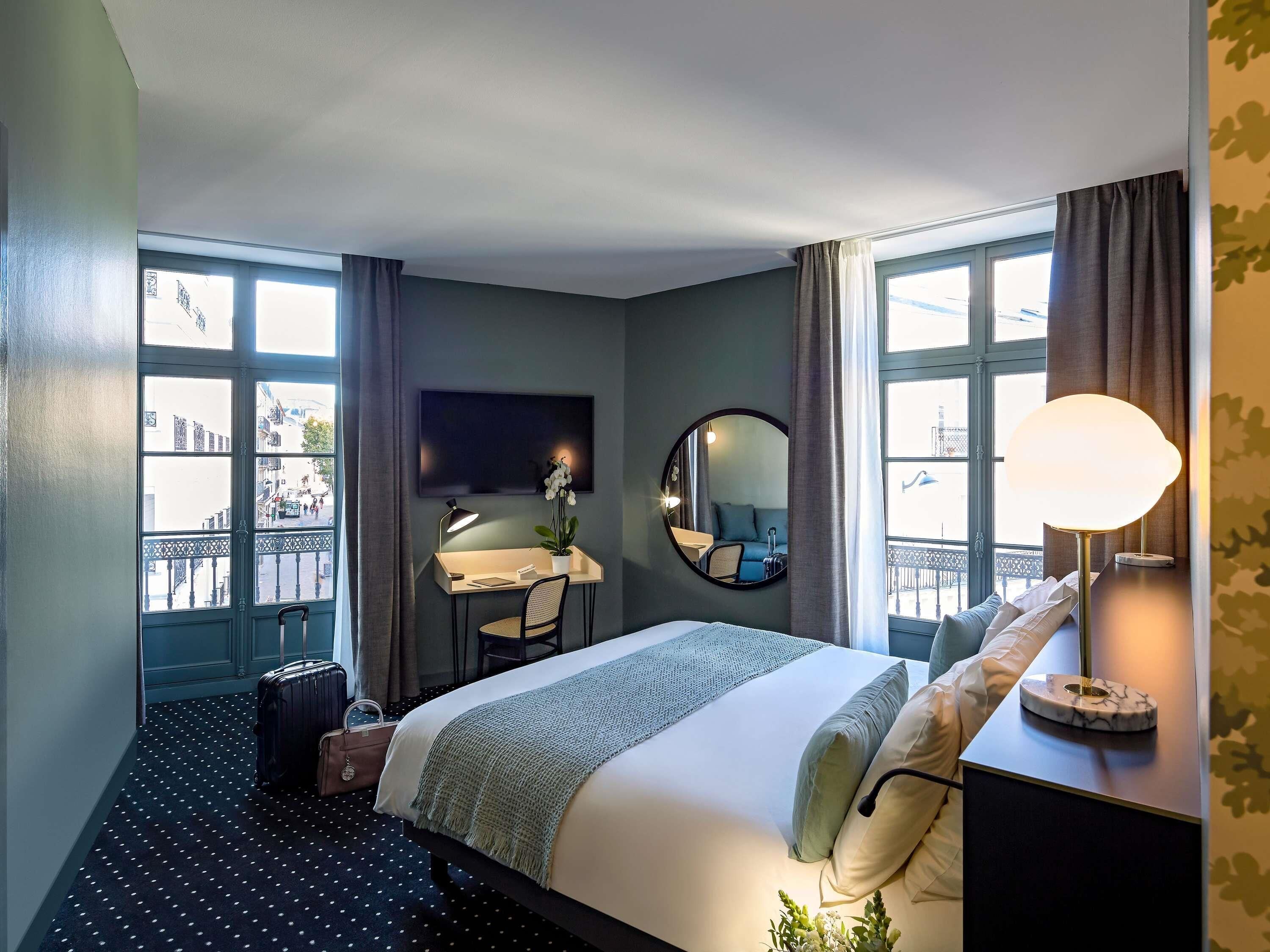 Premium bedding, pillowtop beds, in-room safe, desk