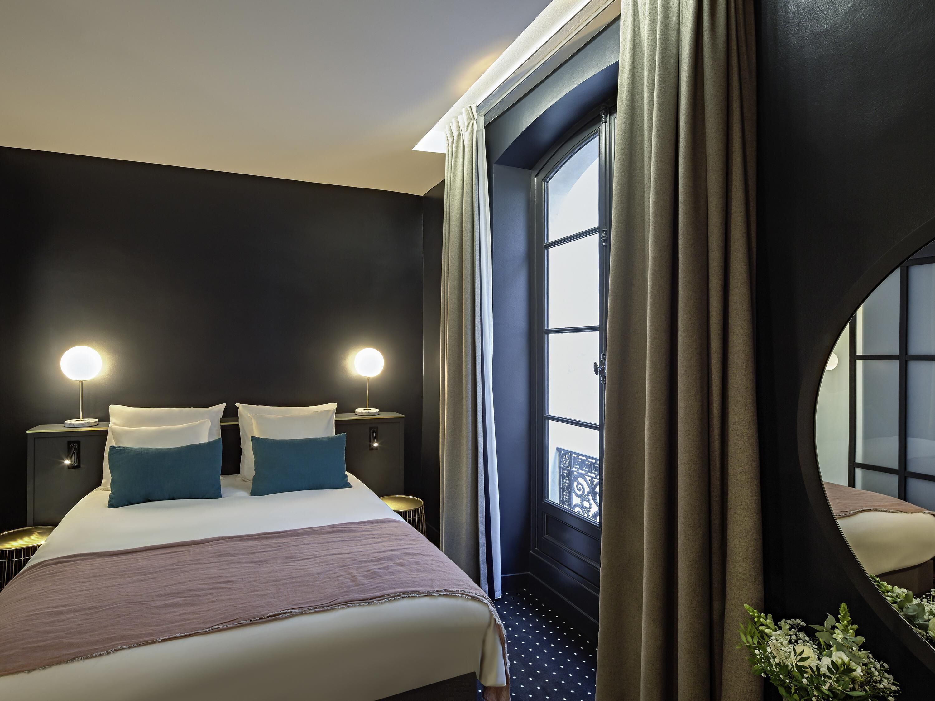 Habitación estándar, 1 cama matrimonial | Ropa de cama de alta calidad y camas con pillow-top 