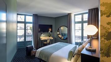 Standaard kamer, 1 tweepersoonsbed | Luxe beddengoed, pillowtop-bedden, een kluis op de kamer, een bureau