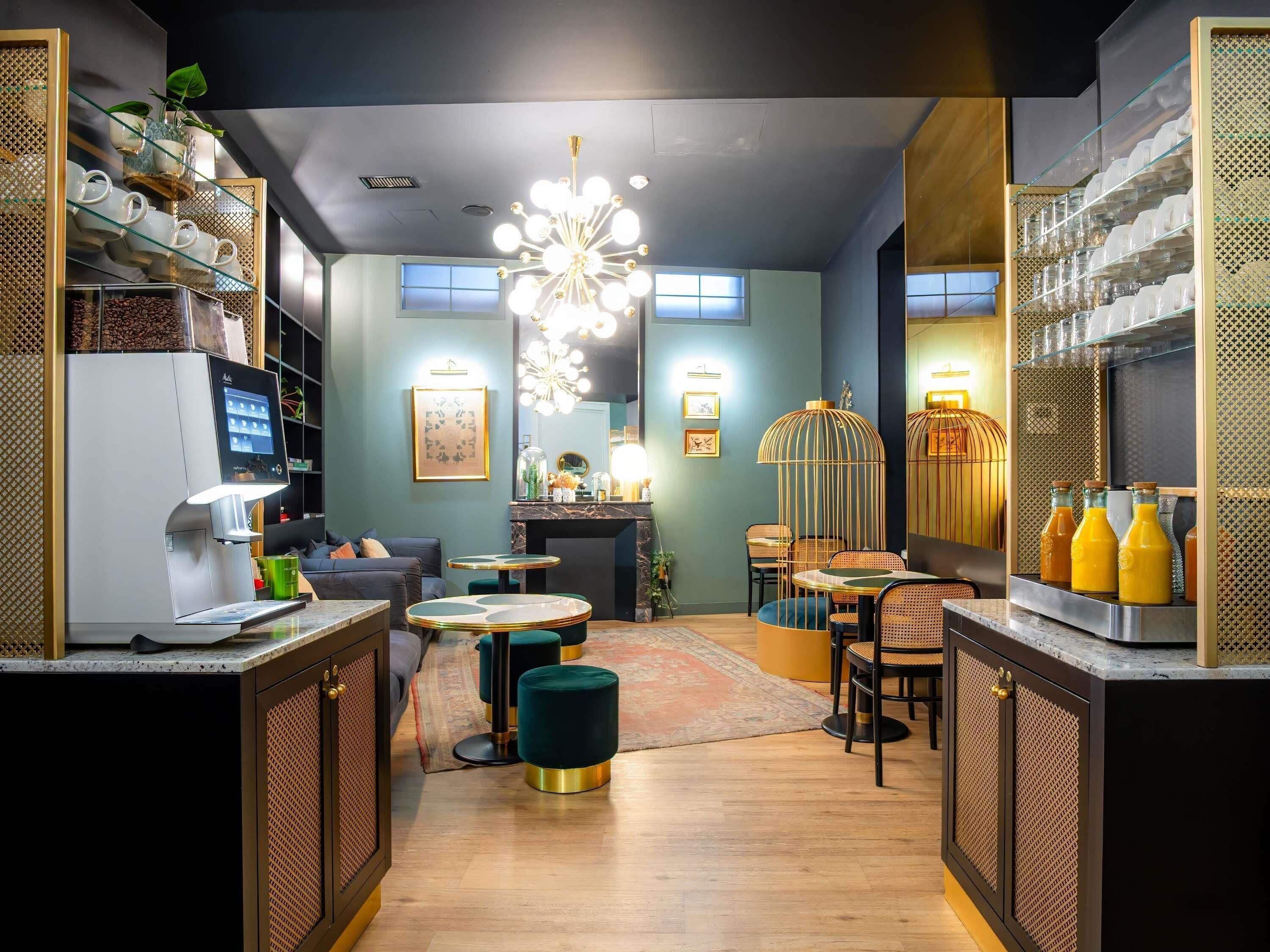 Petit déjeuner buffet servi tous les jours en supplément