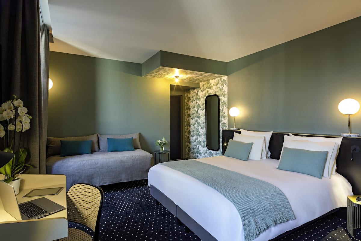 Chambre Supérieure, 1 lit double et 1 canapé-lit | Literie de qualité supérieure, surmatelas