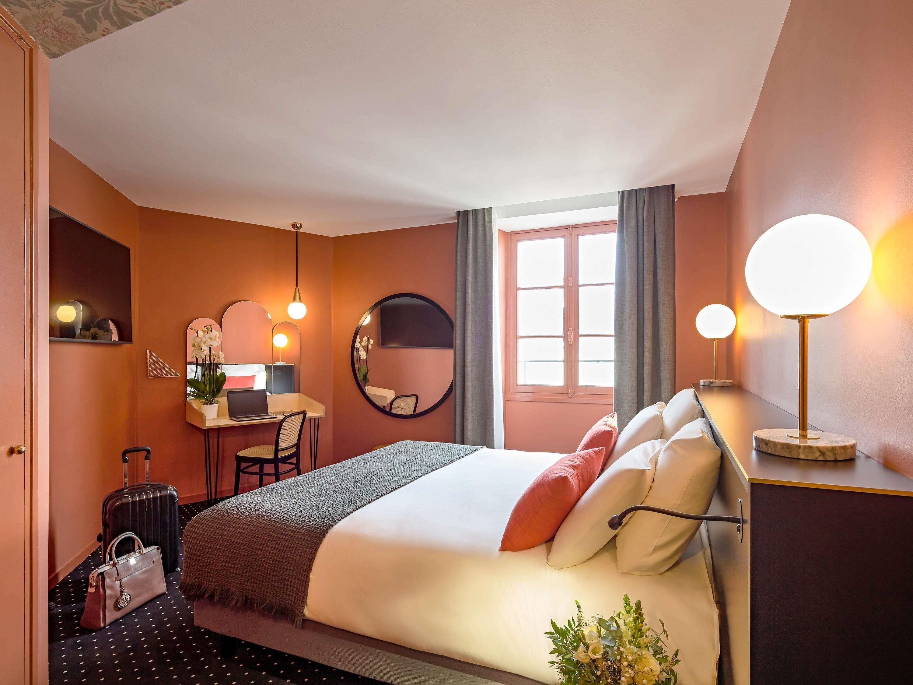 Habitación superior, 1 cama doble | Ropa de cama de alta calidad y colchones con acolchado adicional