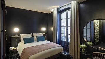 Standard Room, 1 Double Bed | Premium bedding, pillowtop beds, in-room safe, desk