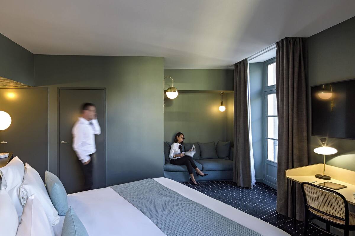 premium bedding, pillow-top beds, in-room safe, desk