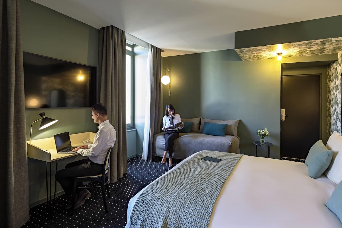 Superior Room, 1 Double Bed with Sofa bed | Premium bedding, pillow-top beds, in-room safe, desk