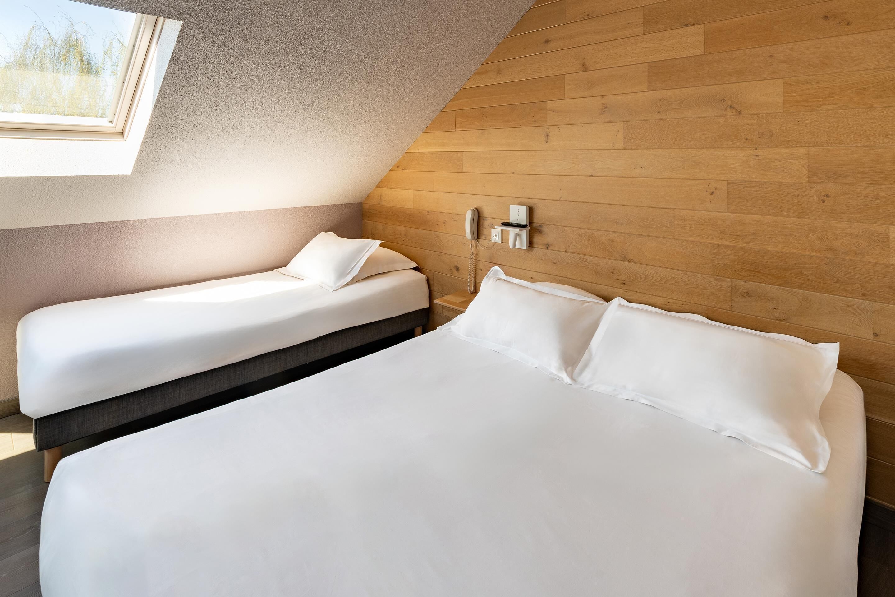 individually decorated, individually furnished, desk, soundproofing