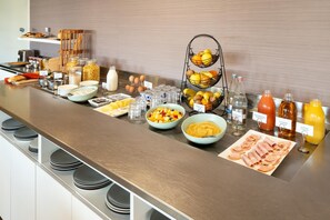 Alimentos y bebidas