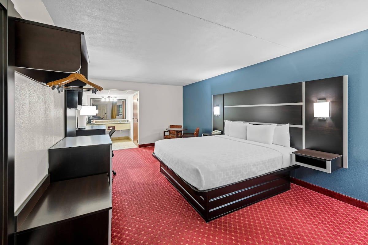 Habitación, 1 cama King size, con acceso para personas discapacitadas, para no fumadores | Camas con pillow-top, escritorio y espacio para trabajar con laptop