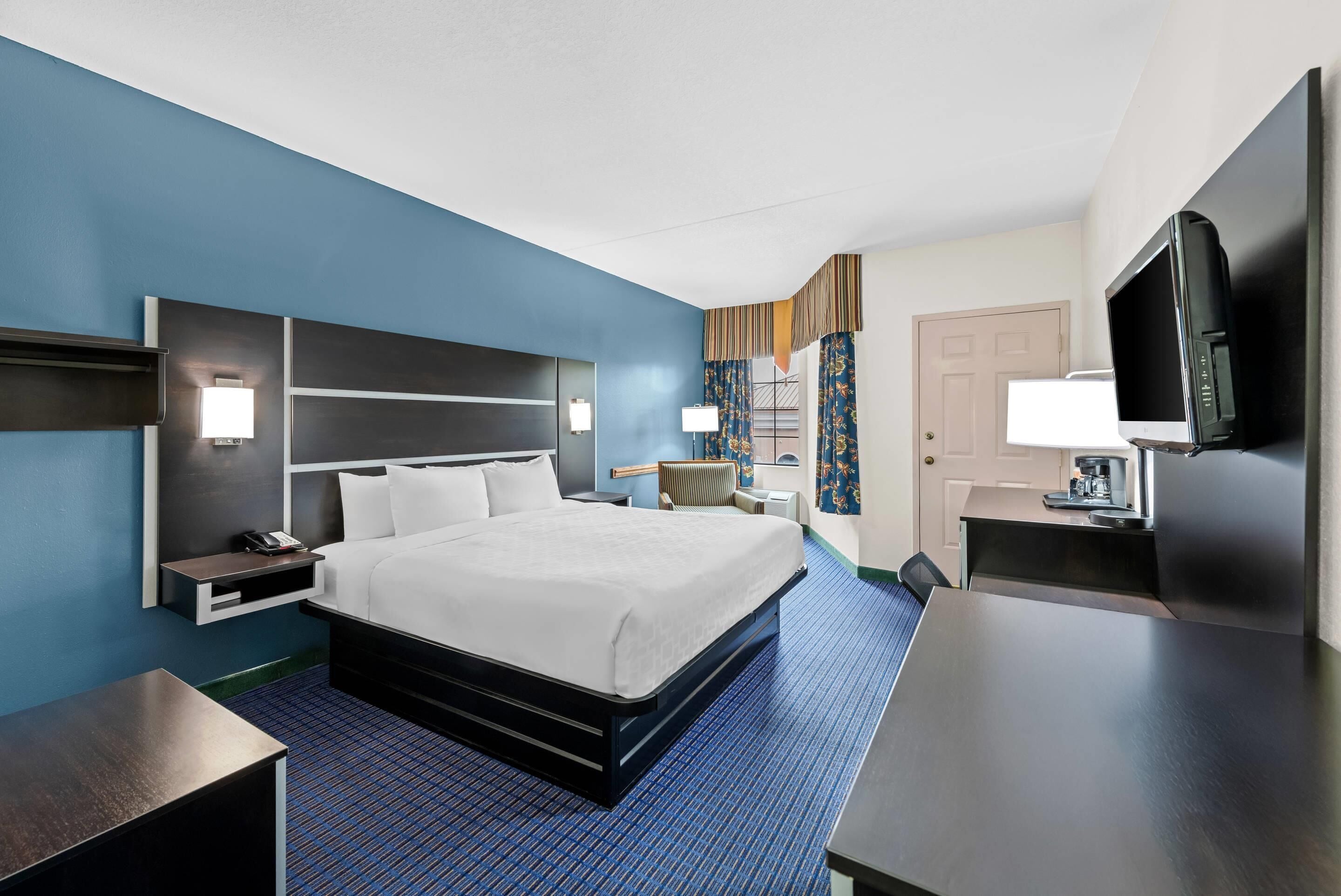 Room, 1 King Bed, Accessible, Non Smoking | Pillow-top beds, desk, laptop workspace, iron/ironing board