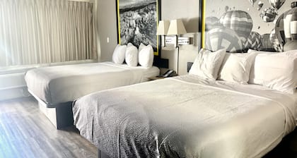 Super 8 by Wyndham Albuquerque Downtown