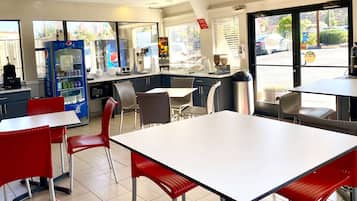 Desayuno continental incluido todos los días