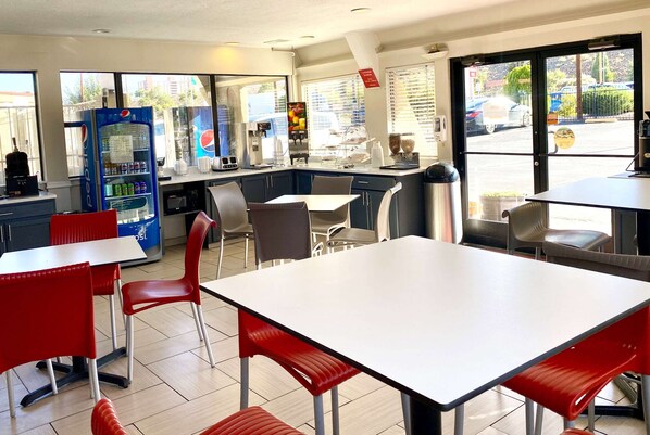Free daily continental breakfast