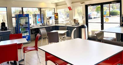 Super 8 by Wyndham Albuquerque Downtown