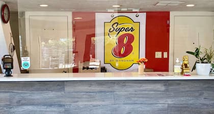 Super 8 by Wyndham Albuquerque Downtown