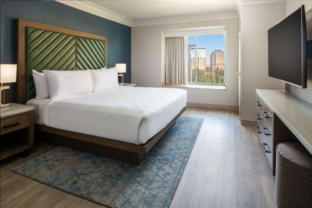 1 bedroom, premium bedding, pillowtop beds, in-room safe