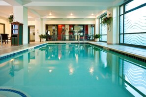 Indoor pool - Embassy Suites by Hilton Sacramento Riverfront Promenade (Sacramento)