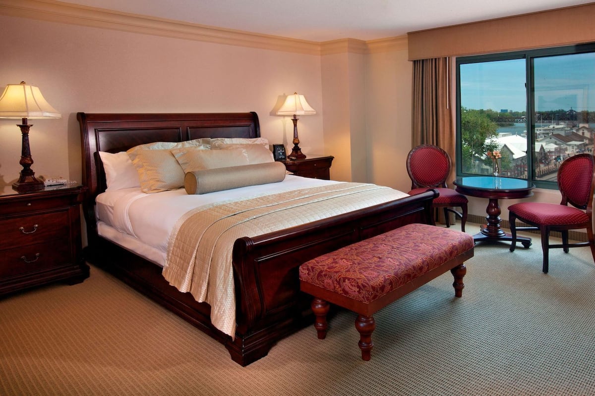 1 bedroom, premium bedding, pillowtop beds, in-room safe