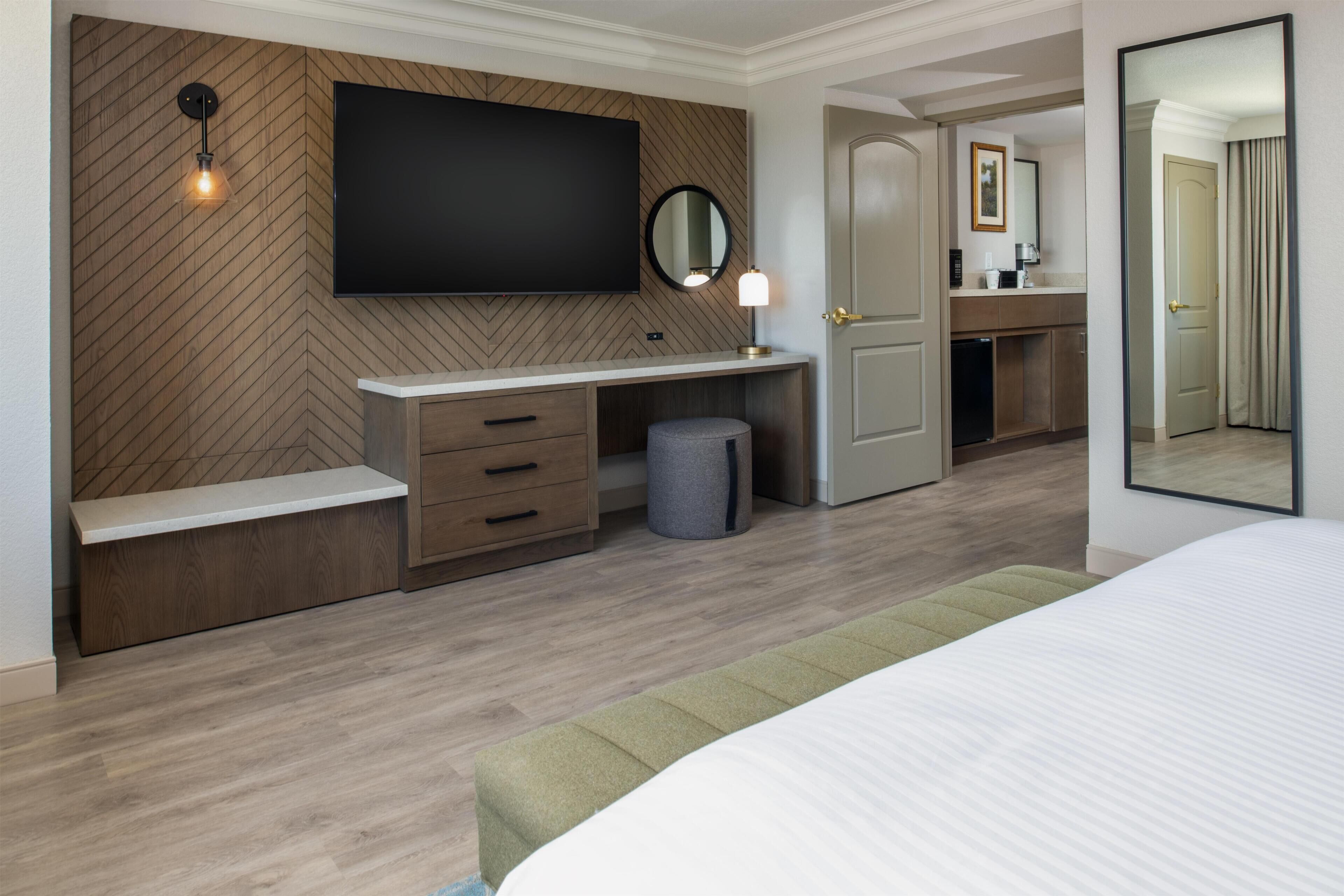 1 bedroom, premium bedding, pillowtop beds, in-room safe