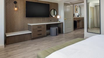 1 bedroom, premium bedding, pillowtop beds, in-room safe